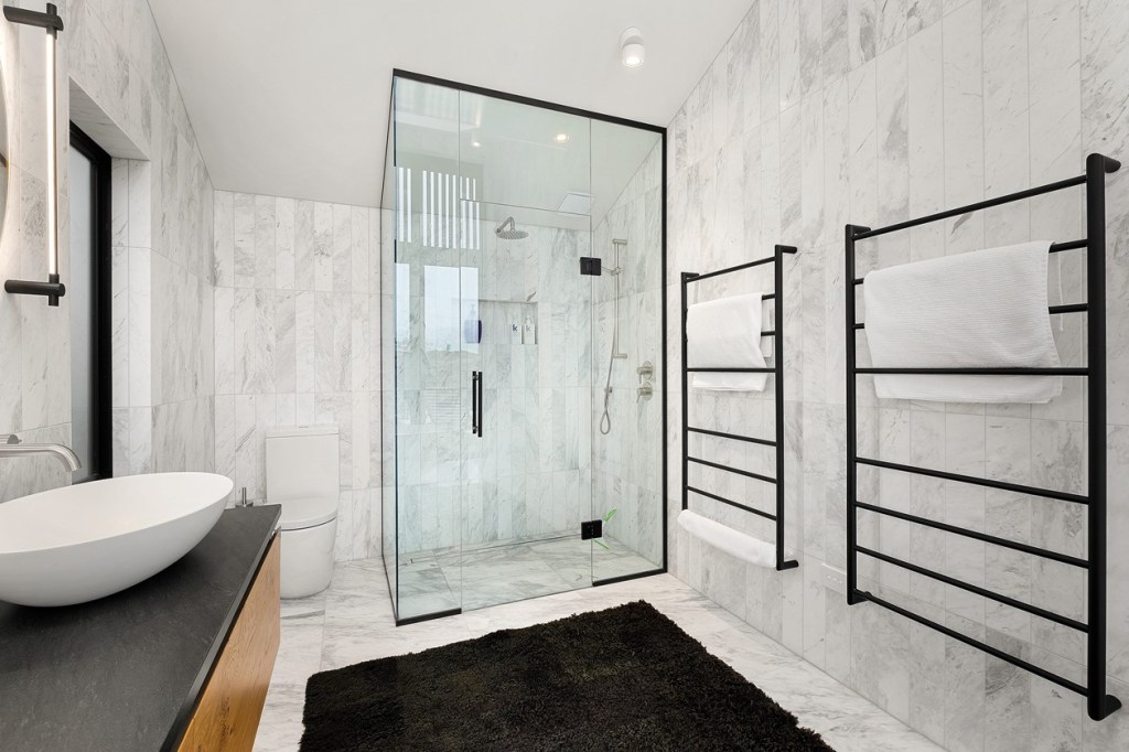 Frameless Glass Shower